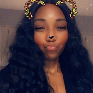 Meet your Posher, Pia